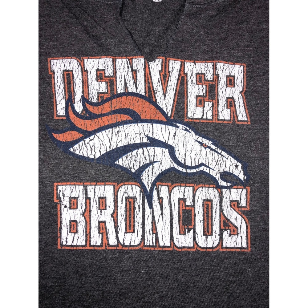 NFL Team Apparel Denver Broncos Womens T-Shirt Gray Distressed Logo Size M 00448 - Picture 2 of 9